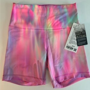 lululemon - Wunder Train High-Rise Short 6" - Psychedelic Wash Multi